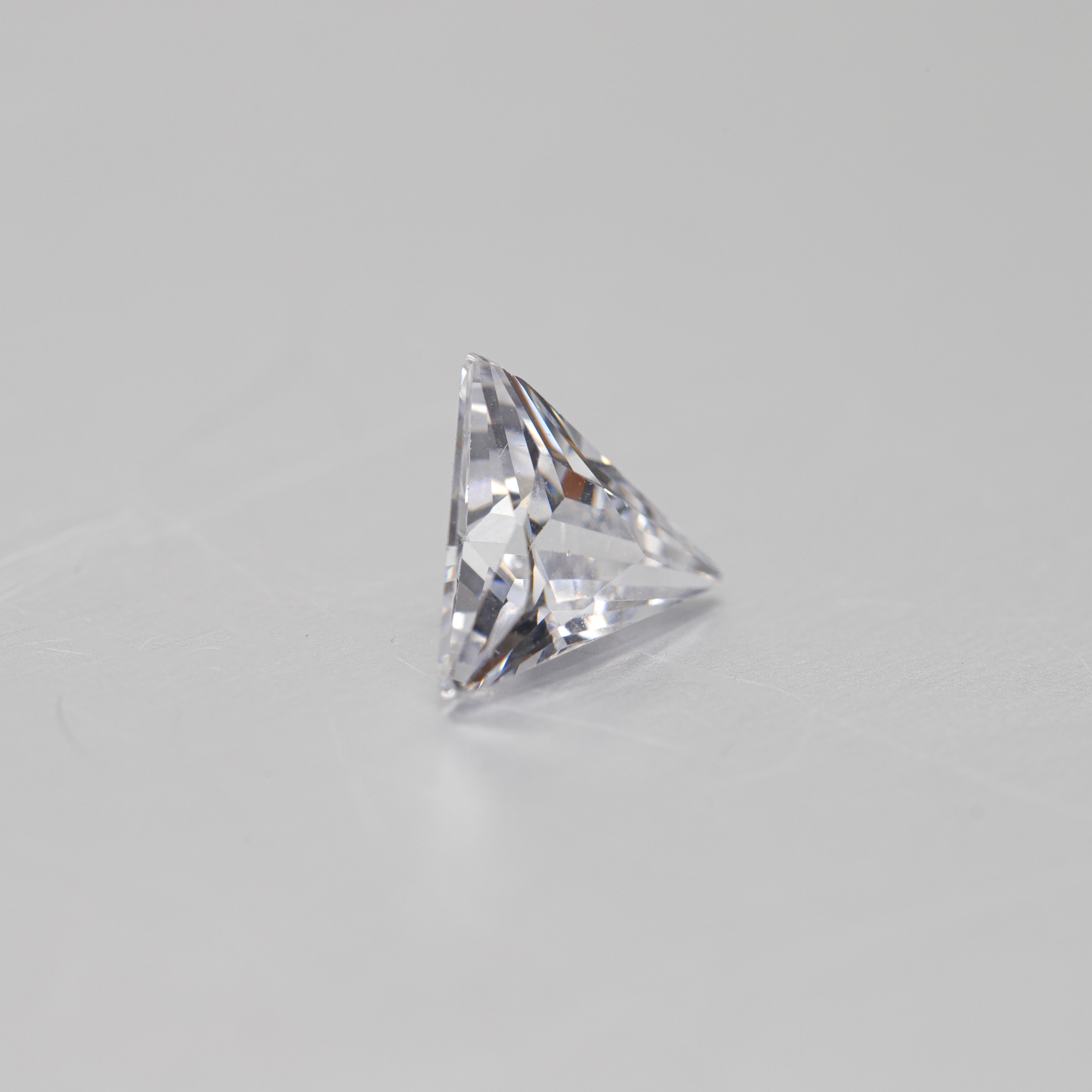 Triangle White Factory Harga Borong Berkualiti Tinggi Cubic Zirconia