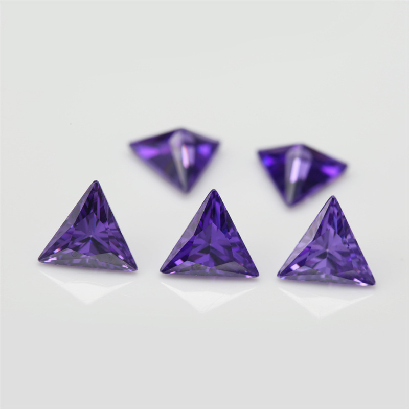 Pengeluar Borong 5A Deep Purple Triangle Cubic Zirconia untuk Barang Kemas