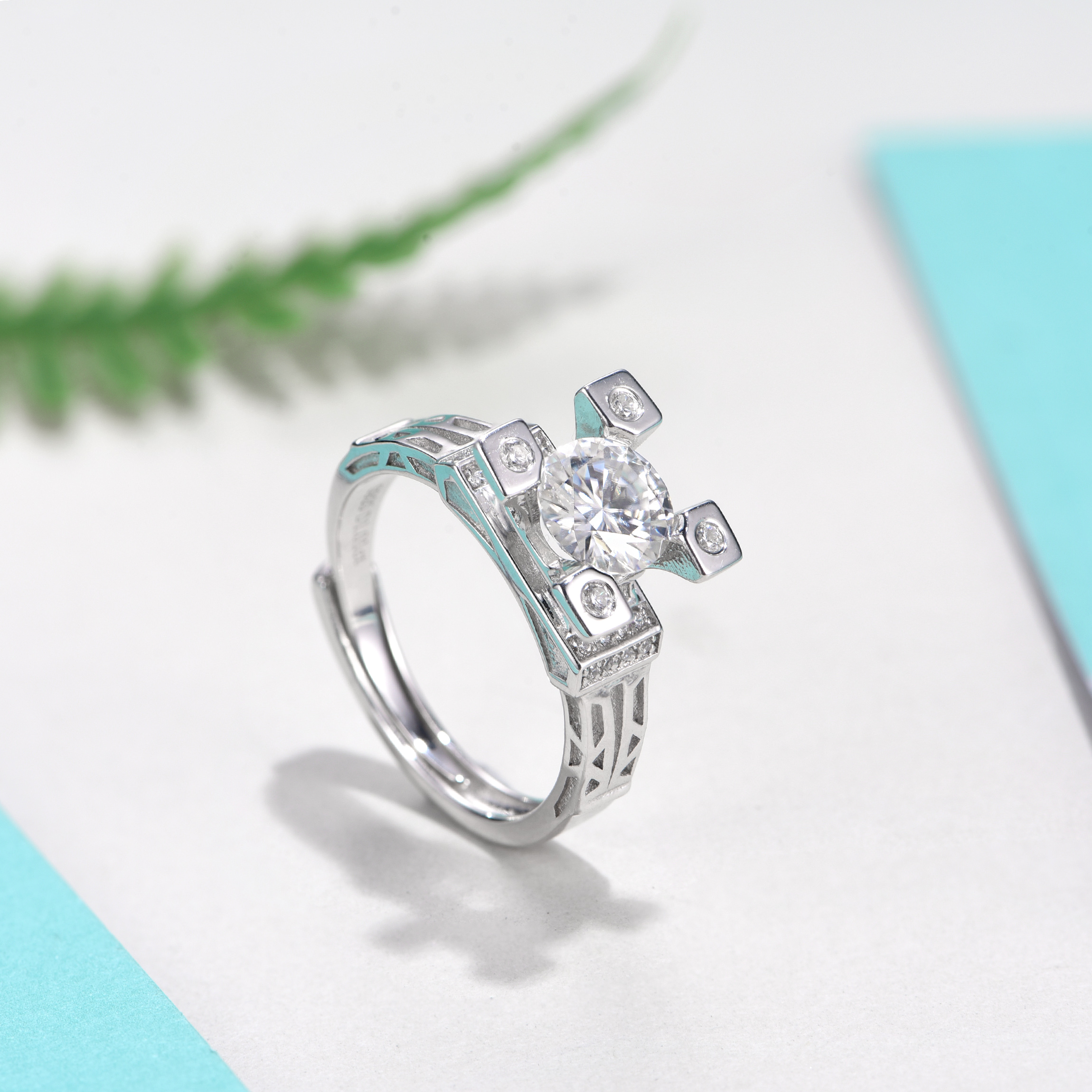 Cincin Moissanite 925 Sterling Silver Kualiti Tinggi VVS yang tersendiri