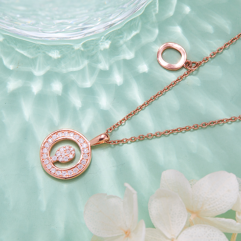 Siri abjad O Lovely Rose Gold Kalung