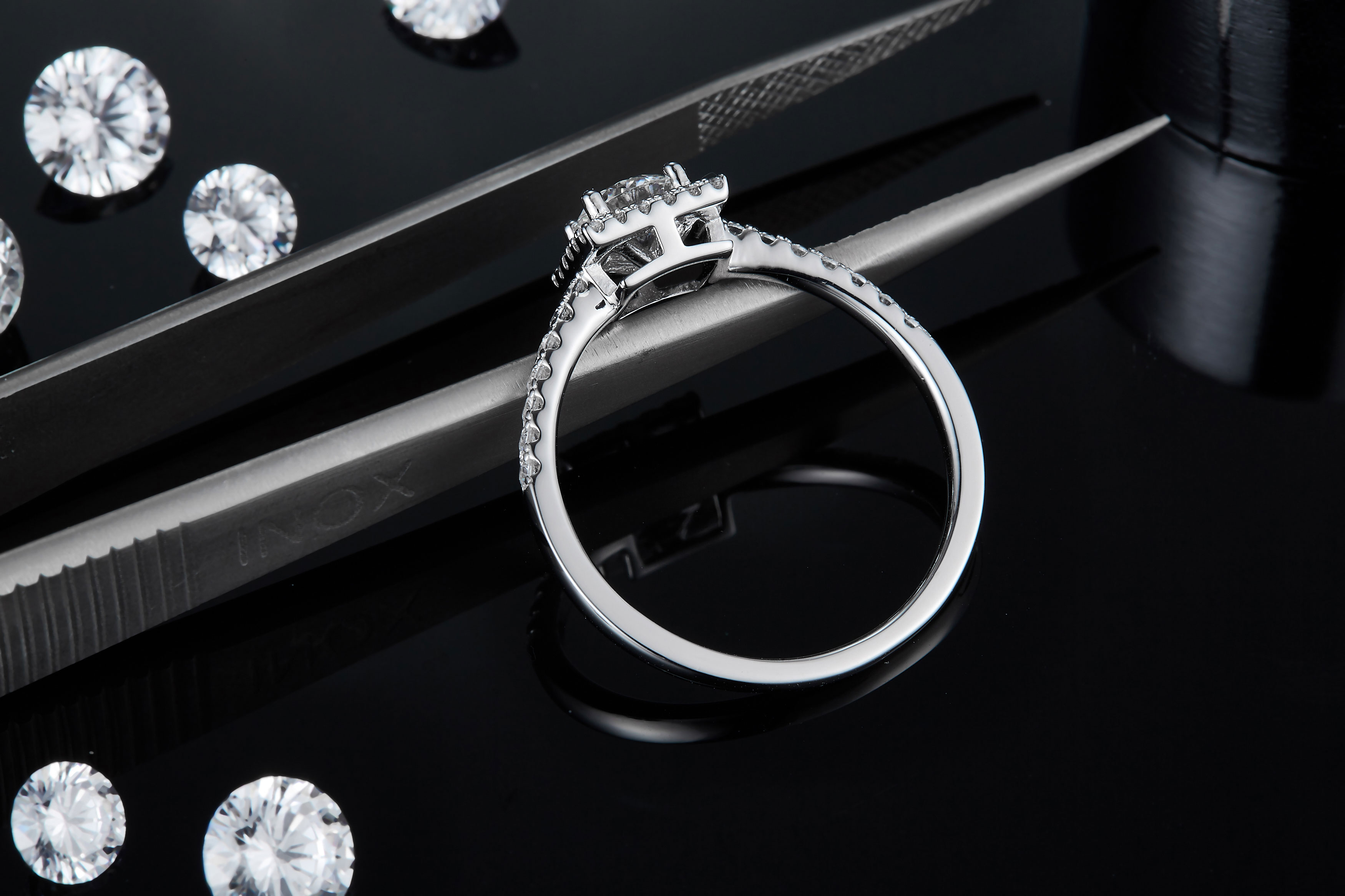 Pengilang Jualan Langsung Cincin Wanita Moissanite Enam Cakar