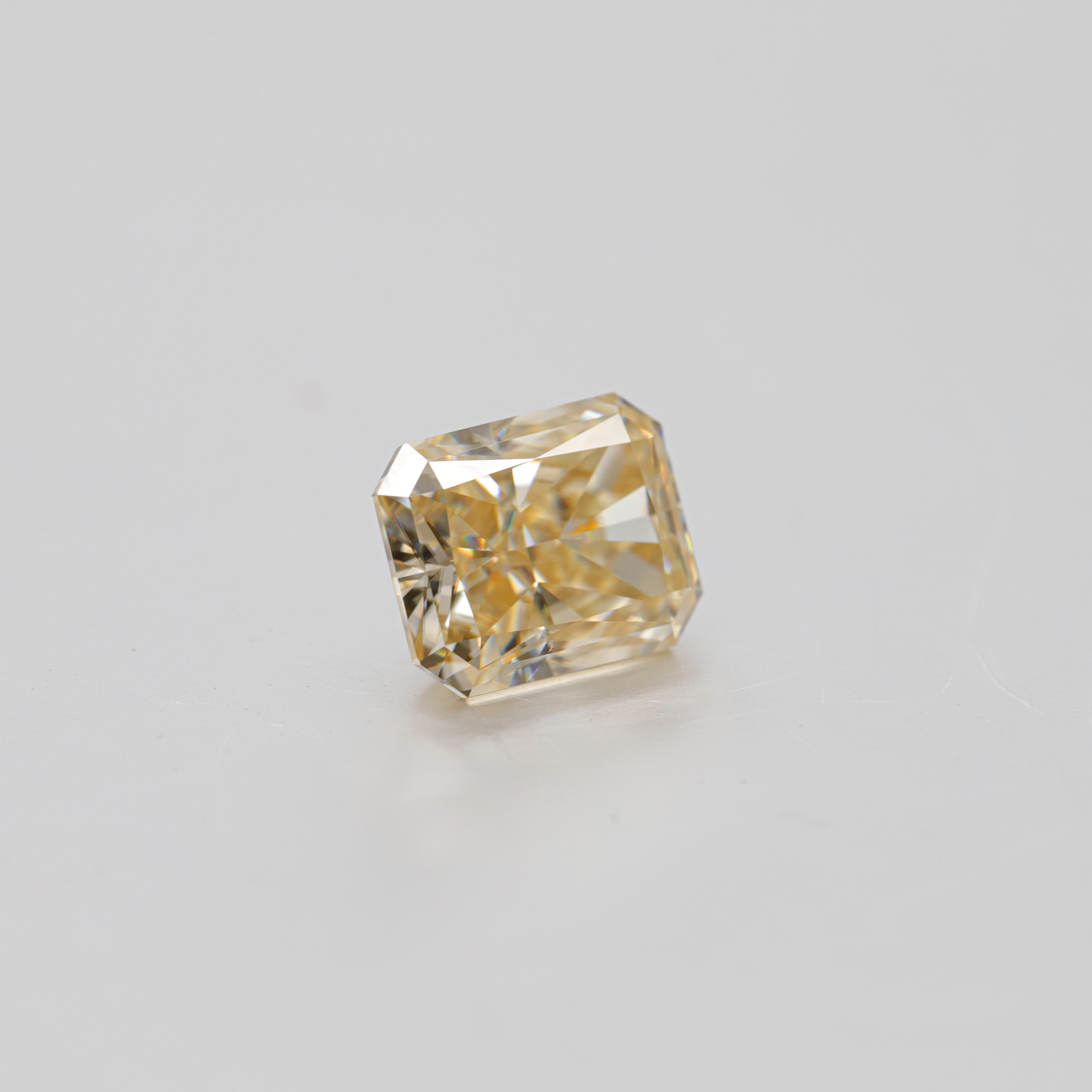 Kualiti Cemerlang Radiant Cut Champagne VVS Morsonite Synthetic Moissanite 