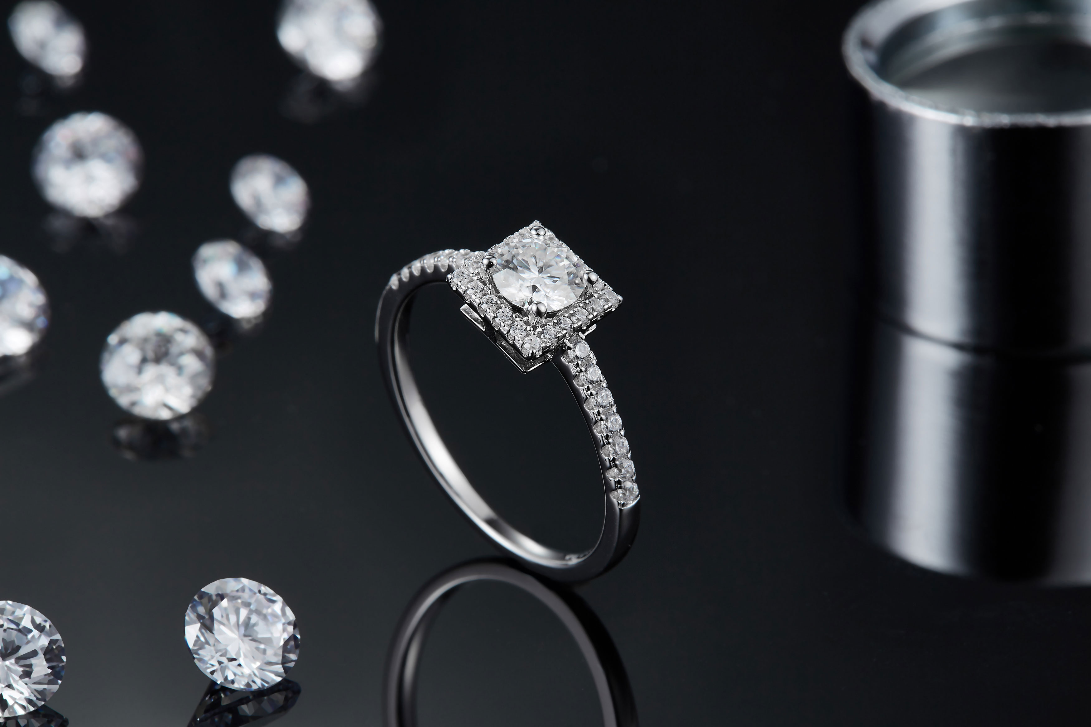 Pengilang Jualan Langsung Cincin Wanita Moissanite Enam Cakar