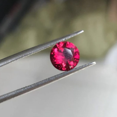 Kualiti Cantik Potongan Bulat Kasar D Warna Vvs1 Synthetic Ruby