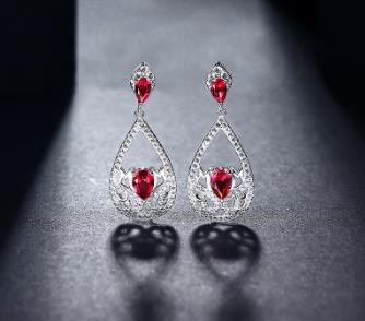 Perhiasan Perak 925 Sterling Batu Permata Rubi Anting-anting Jatuh Berlian untuk Wanita Kristal Merah